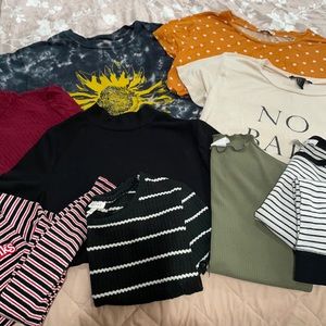 Bundle of Shirts 🌺🛍Size Small